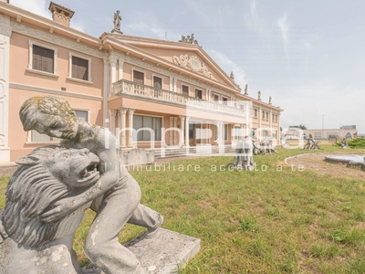 Villa con terrazzo a Codroipo