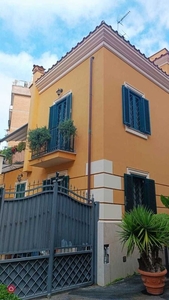 Villa in Vendita in Via Paolo Giovio a Roma