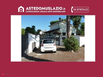 Villa in Vendita in Via Valle Aurina 1 /C a Roma