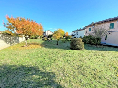 alessandria cantalupo casa con giardino e terreno magazzino