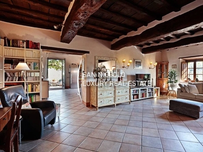 Appartamento di lusso di 244 m² Strada Provinciale Traversa del Chianti, Gaiole in Chianti, Siena, Toscana