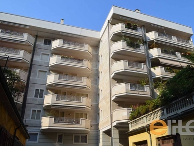 Appartamento di lusso di 60 m² in vendita Corso Plebisciti, 13, Milano, Lombardia