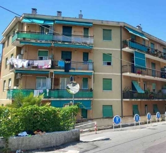 Appartamento in Vendita a Genova Via Giulio Tanini