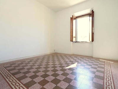 Appartamento in Vendita a Livorno, 160'000€, 130 m²