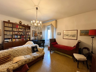 Appartamento in Vendita a Pisa, 395'000€, 187 m², con Box