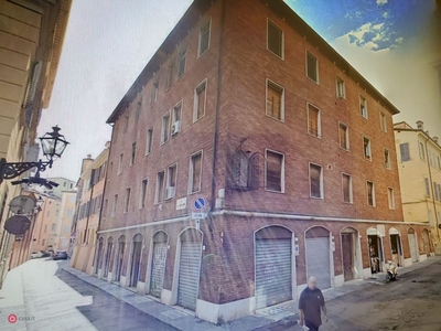 Appartamento in Vendita in Via Santa Chiara a Modena