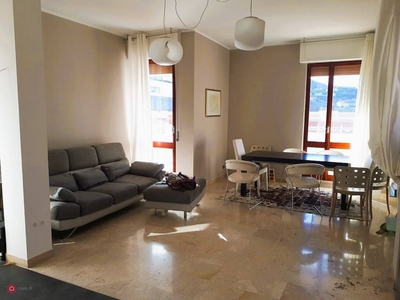 Appartamento in Vendita in Via Giosuè Carducci a Teramo