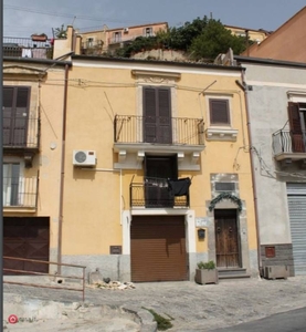 Appartamento in Vendita in Via Madonna delle Grazie 25 a Vizzini