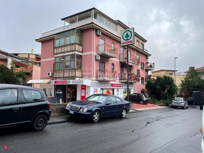 Appartamento in Vendita in Via Ugo Foscolo a Gravina di Catania