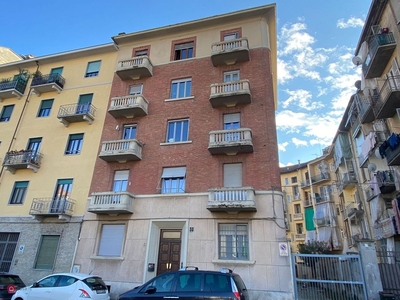 Appartamento in Vendita in Via Vinadio 33 a Torino
