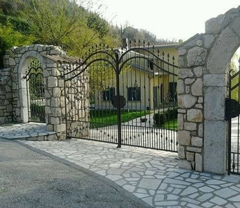 Splendida villa in vendita in periferia a Lucca