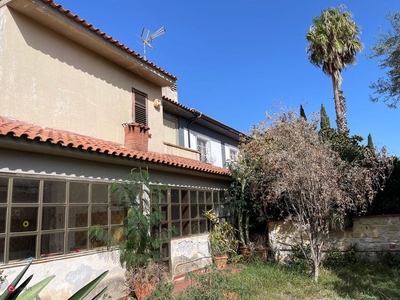 Casa Bi/Trifamiliare in Vendita in Via Rea 18 a Palermo