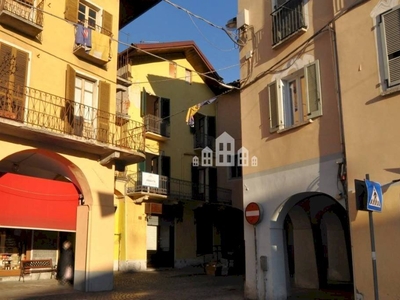 Casa e locale commerciale in vendita a Castellamonte