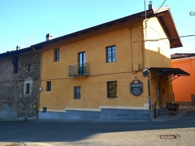 Casa e negozio in vendita a S. Colombano Belmonte