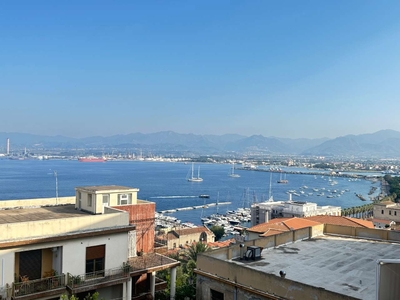 Casa indipendente con giardino e terrazzi panoramici, via San Domenico, zona Borgo, Milazzo