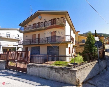Casa indipendente in Vendita in Via Pizzoli 31 a L'Aquila