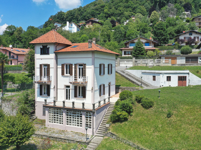 Casa indipendente in Via del Parco - Dizzasco