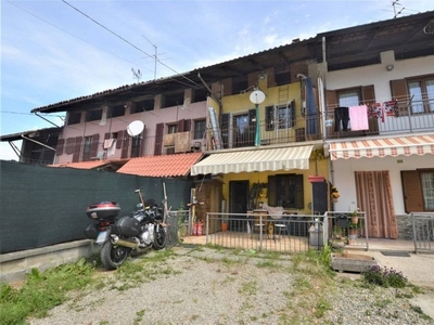 Casa semindipendente in vendita a Castellamonte, Spineto