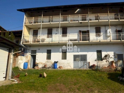 Casa semindipendente in vendita a Castellamonte, Spineto