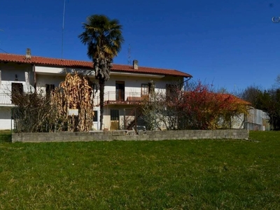 Casa semindipendente in vendita a Torre Canavese, Valia