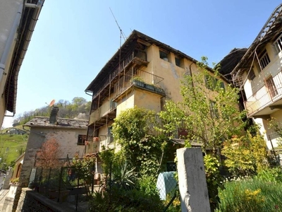Casa semindipendente in vendita a Traversella