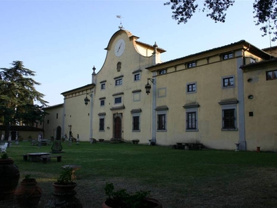 Villa Storica del XVI secolo in Vendita a Certaldo: Elegante Dimora nel Cuore del Chianti