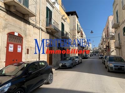 Locale commerciale in vendita a Ruvo di Puglia Stazione