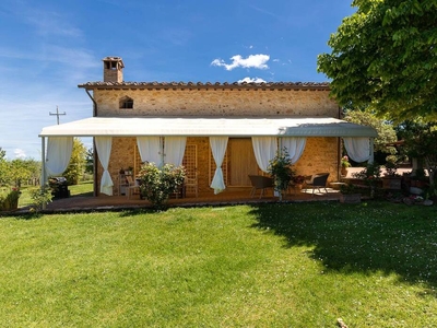 Monteriggioni: Bellissimo casale in Vendita nella Tranquilla e Panoramica area di Monteriggioni
