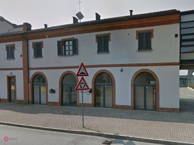 Negozio/Locale commerciale in Vendita in Corso Ivrea 4 a Asti