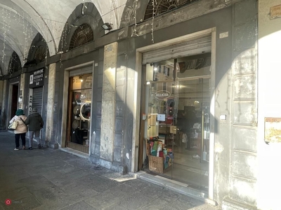 Negozio/Locale commerciale in Vendita in Piazza Colombo a Genova