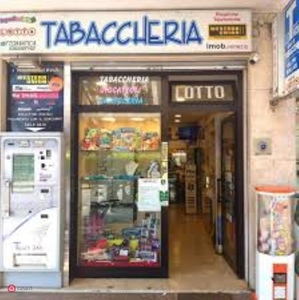 Negozio/Locale commerciale in Vendita in Via Brunetto Latini a Montevarchi