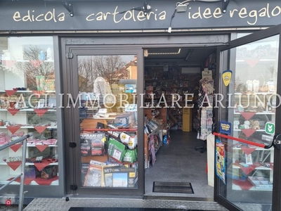 Negozio/Locale commerciale in Vendita in Viale STADIO 55 a Magenta
