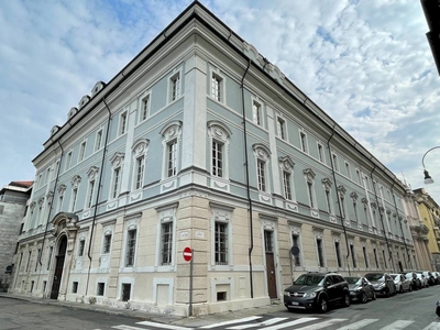 Palazzo Augustinianum. 5000 mq uffici e p.auto in locazione