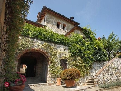 Palazzo in Vendita in a Borgo Val di Taro