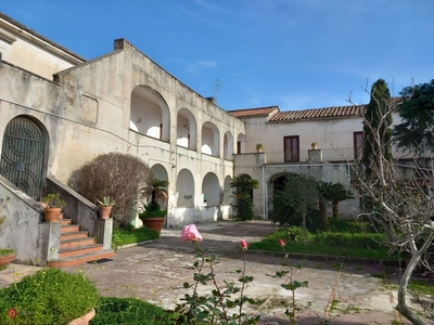Palazzo in Vendita in Via bologna 1 a Caserta