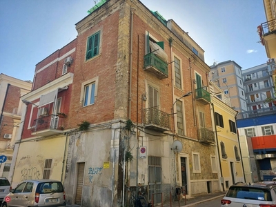 Palazzo in Vendita in Via Lustro 4 a Foggia