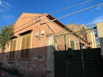 Palazzo in Vendita in Via Stazzone 33 a Catania