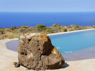 Esclusiva Casa Indipendente di 400 mq in affitto Pantelleria, Italia
