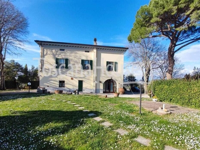 Villa Storica in Vendita a Santa Luce: Un Tesoro Nascosto nelle Colline Toscane