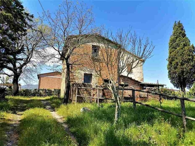 Rustic Farmhouse for Sale in Umbria: Embrace the Charm of the Umbrian Countryside