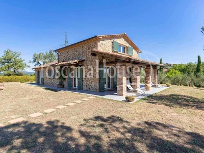 Stone Country House with Pool for Sale in Lucignano