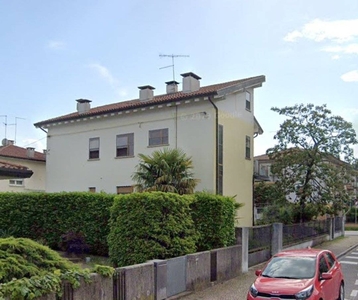 Villa bifamiliare via Monte San Marco 55, Volontari - Planis, Udine