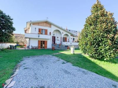 Villa in Vendita in SR206 a Pisa