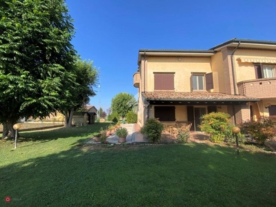 Villa in Vendita in Via Mario Bosi 16 a Sissa Trecasali