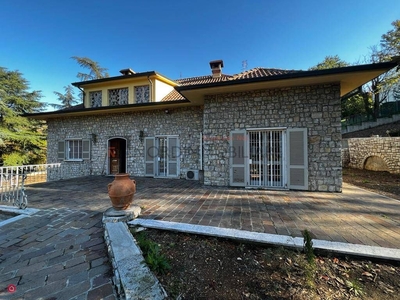 Villa in Vendita in Via San Gaetanino a Brescia