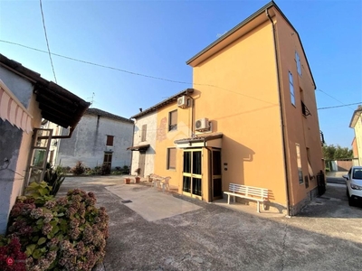 Villa in Vendita in Via Stradella 45 a Sissa Trecasali