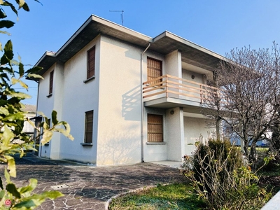 Villa in Vendita in Viale Giuseppe Verdi a Sissa Trecasali