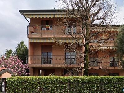 Zona Parco: Villa bifamiliare completa, faccaita