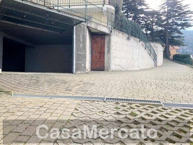 posto auto scoperto in affitto a Rocca di Papa