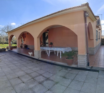 villa indipendente in vendita a Palazzolo Acreide